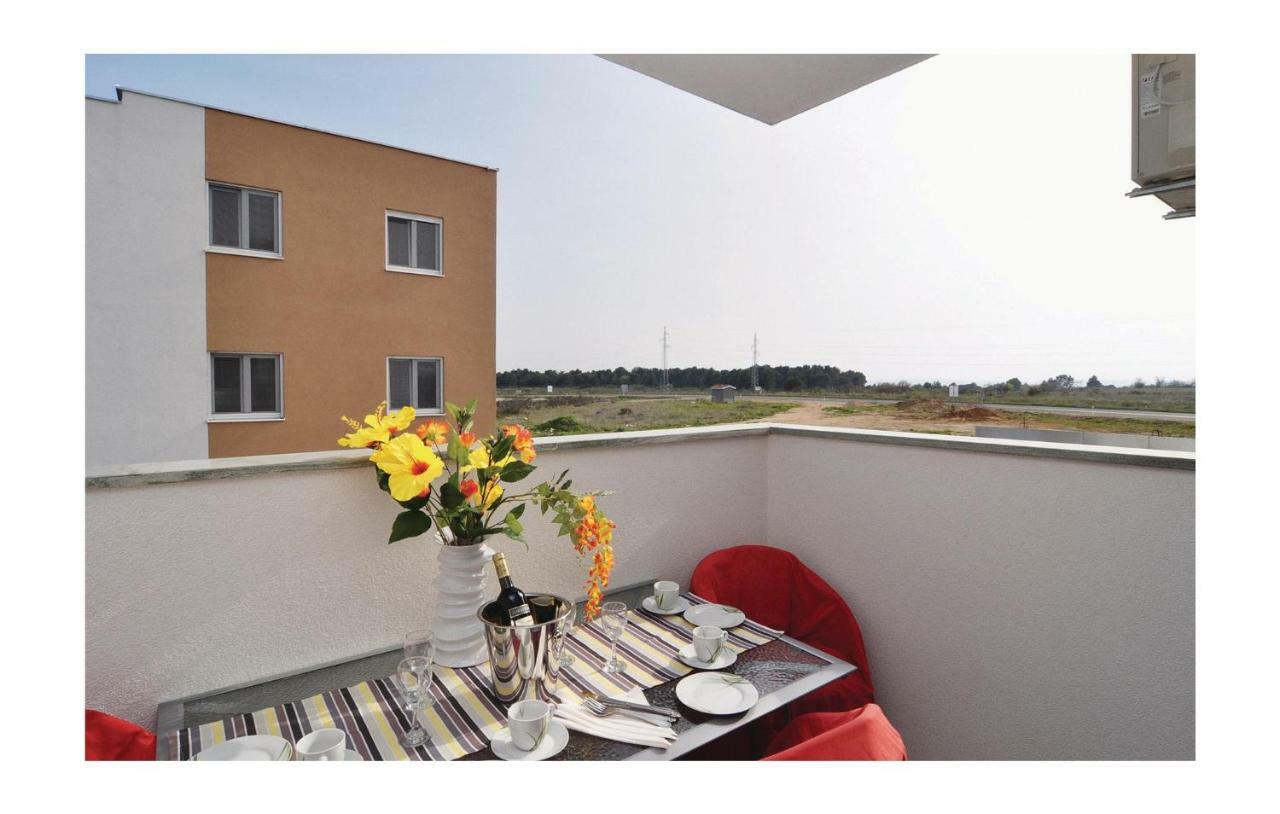Apartment Mlasina-3 By Interhome Nin Kültér fotó